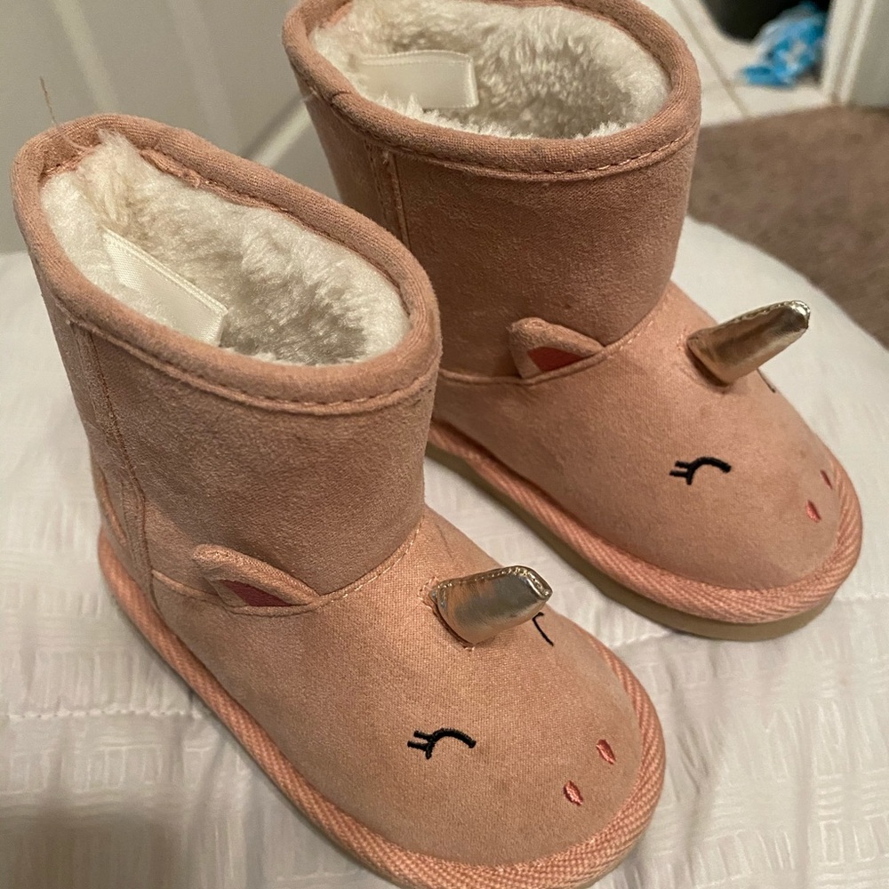 Baby girl unicorn boots